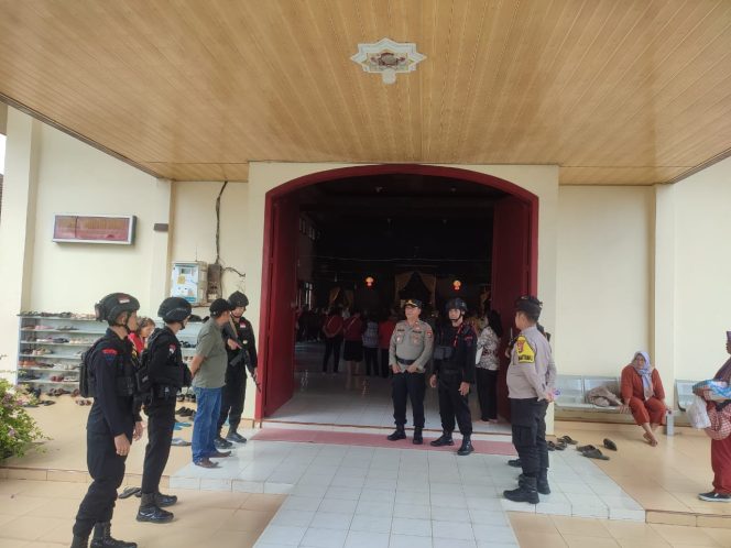 
					Polres Lampung Utara Berikan Pengamanan Perayaan Tahun Baru Imlek 2025