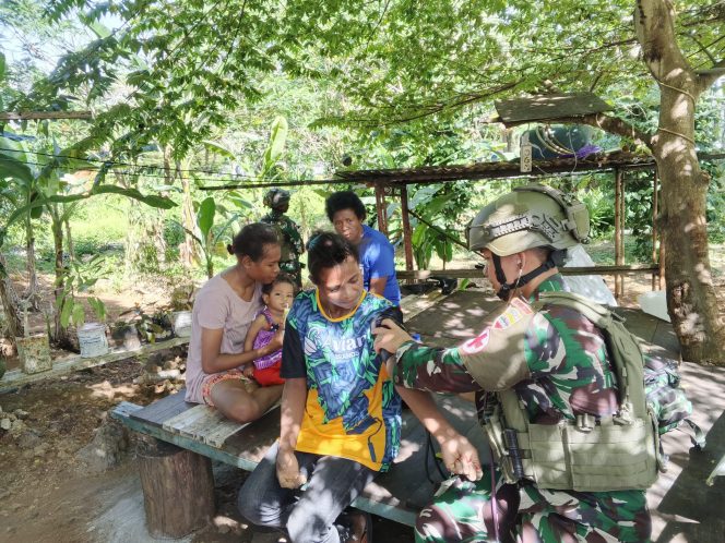 
					Peduli Kesehatan Masyarakat, Satgas Yonif 131/BRS Berikan Pelayanan Kesehatan Gratis di Perbatasan Papua