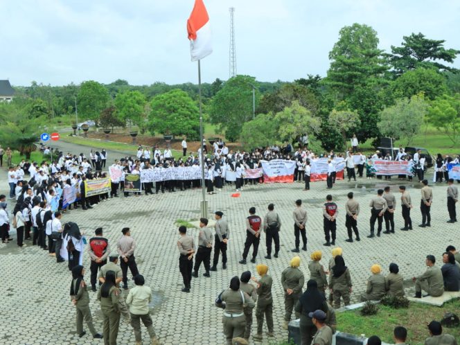 
					Polres Tulang Bawang Barat laksanakan Pengamanan kegiatan Aksi Damai Forum Komunikasi Honorer R2 dan R3