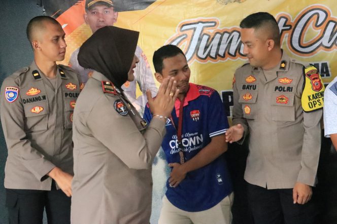 
 Polres Bogor Gelar Jumat Curhat Warga Sampaikan Keluh Kesah Masyarakat Terkait Pengurusan Surat Kendaraan Bermotor