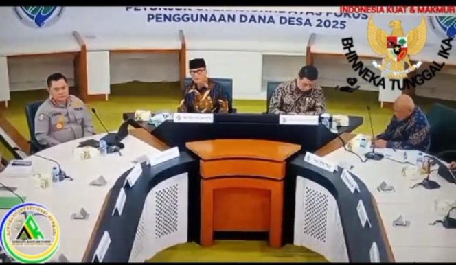 
					Ketua Umum dewan pers Nusantara mengecam keras dan meminta MENTRi desa mundur dari jabatannya