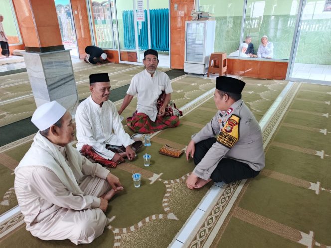 
					Polres Metro Jakarta Timur Gelar Program Memakmurkan Masjid di Rawamangun