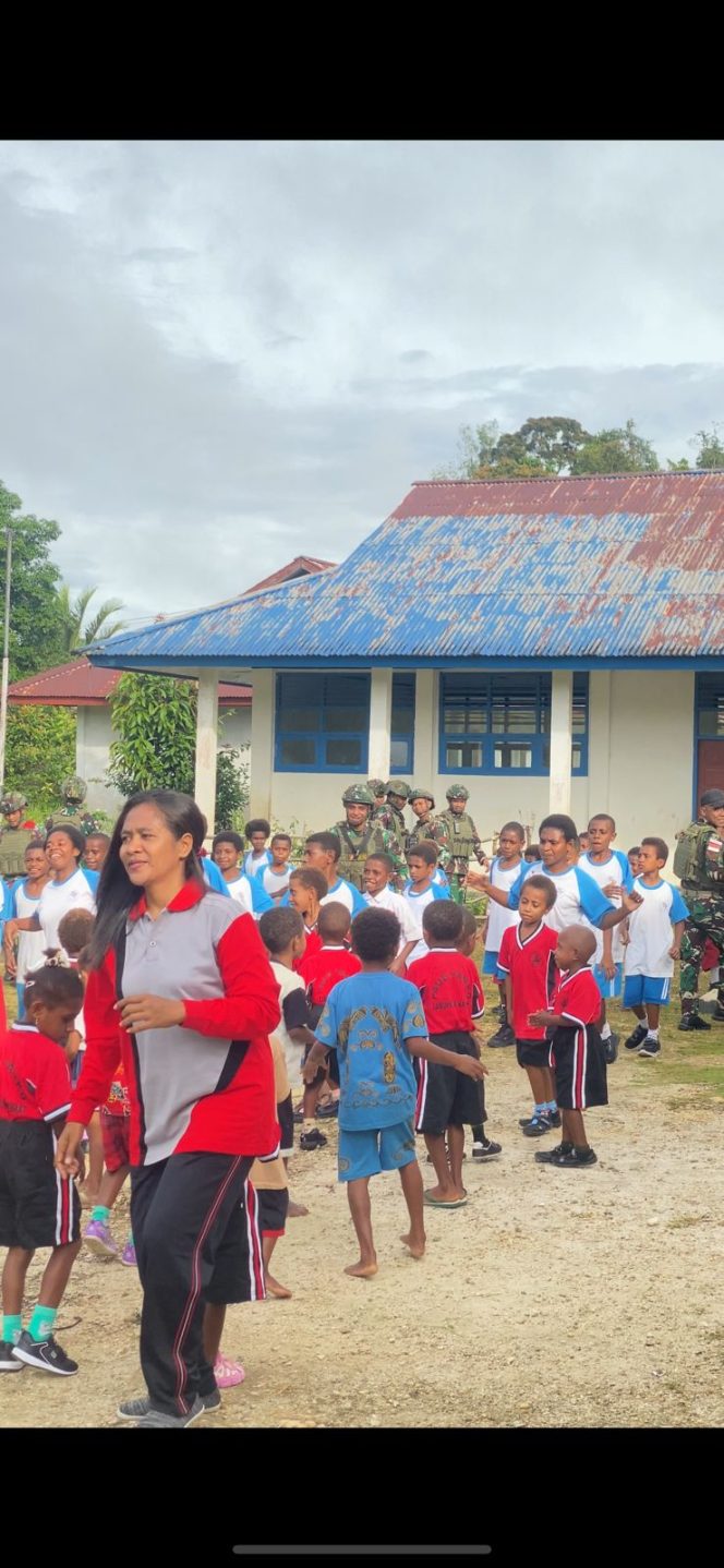 
					Bangkitkan Semangat Sebelum Belajar, Satgas Yonif 762/VYS Ajak Para Murid Lakukan Senam Pagi