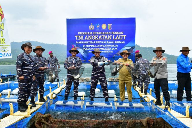 
					TNI AL Implementasikan Asta Cita Presiden RI di Bidang Ketahanan Pangan Untuk Kesejahteraan Rakyat