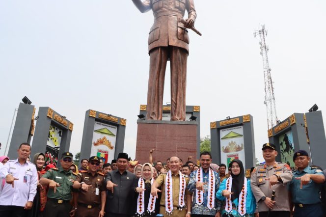 
					Kapolres Tanggamus Hadiri Peresmian Taman Soekarno di Kota Agung