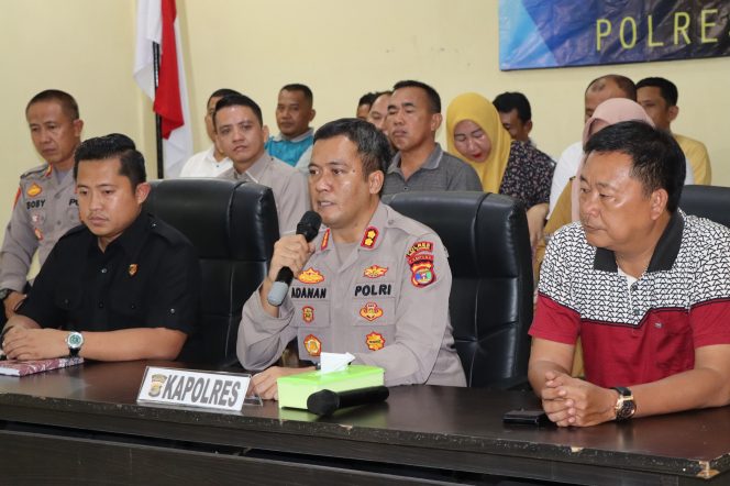 
					Sepakat Berdamai, Polres Way Kanan Bersama Bapas Kelas II B dan UPT PPA Pemkab Way Kanan Serta Massa Aksi Unras Hentikan Perkara Pencurian Dua ABH di Polsek Way Tuba