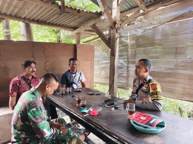 
					Sinergitas TNI Polri Polsek Klapanunggal Giat Cooling Siatem Sambang Warga Desa Lulut  Sampaikan Himbauan Kamtibmas 