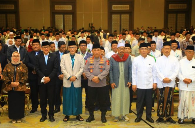 
					Kapolri Tegaskan Rekrutmen Anggota Melalui Jalur Santri Jadi Program Prioritas