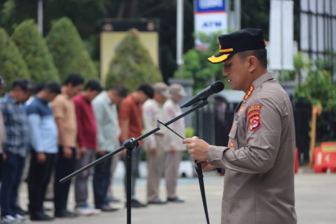 
					Kapolresta Tangerang Pimpin Apel Pagi, Tekankan Kedisiplinan dan Quick Response dalam Pelayanan Masyarakat