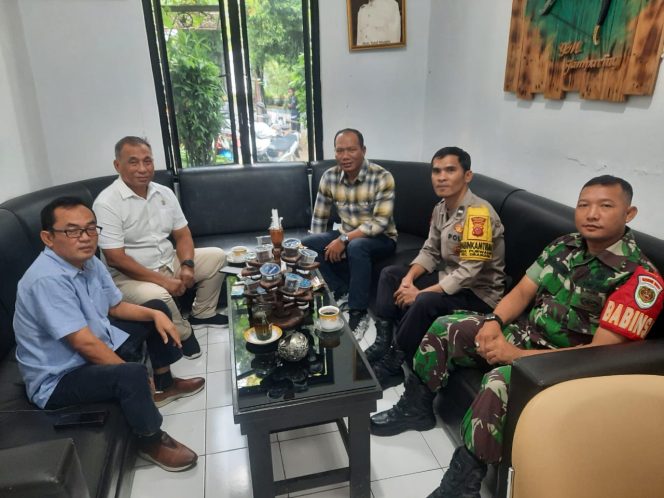 
					Sinergitas TNI Polri Dan Stakeholder Terkait Polsek Dramaga Gelar Sosialisasi  Penyebarluasan Perda TA 2024-2025 di Aula Kantor Desa Purwasari