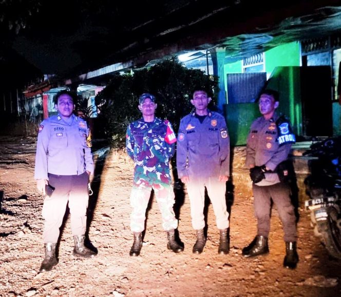 
					Kapolsek Cibungbulang Bersama Koramil, Polpp Laksanakan Ops Kryd Gabungan Tergetkan Para Pelaku Tawuran 