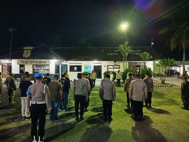 
					Ciptakan Sitkamtibmas Aman Kondusif, Polsek Seputih Banyak Gelar Patroli Gabungan
