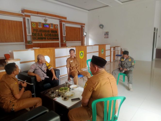 
					Antisipasi Kejahatan Cegah Terjadinya TPPO, Bhabinkamtibmas Polsek Rumpin Kunjungi Warga Desa Gobang Berikan Penyuluhan Tentang Kamtibmas