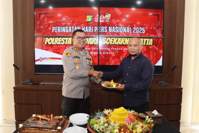 
 Peringati HPN 2025, Polresta Bandara Soetta Berikan Penghargaan Tiga Wartawan