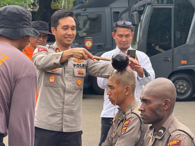 
					Giat Tradisi Pembaretan Bintara Remaja Baru Penetapan Sebanyak 36 Polki dan Polwan Polres Bogor 