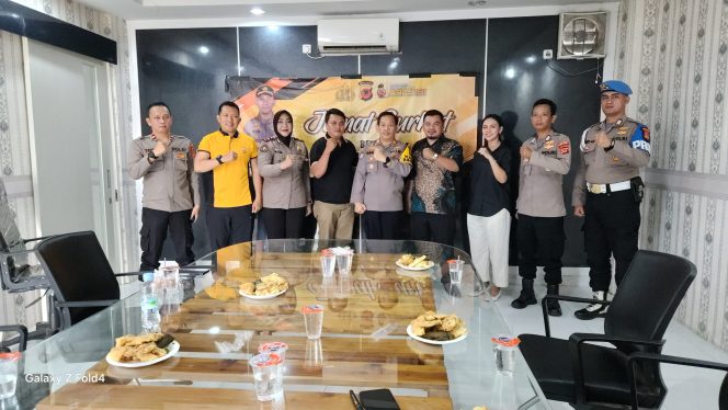 
					Polres Bogor Gelar Jumat Curhat, Warga Cariu Keluhkan Infrastruktur Dan Peluang Kerja