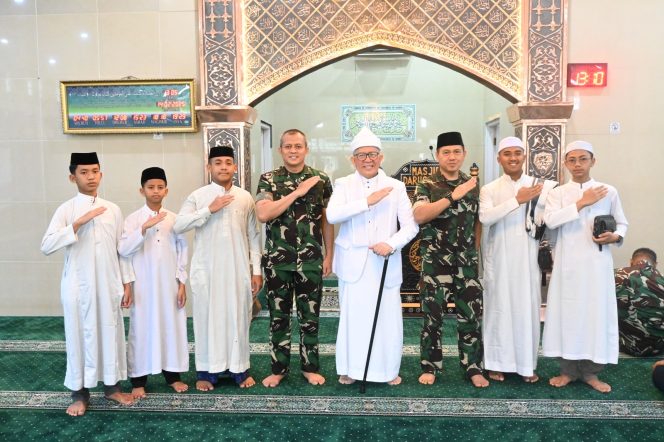 
					Buya Prof. Dr. KH. Amiruddin, M.S., M.A., M.B.A., Ph.D., Beri Khutbah Jumat di Mesjid Darussalam Makoopsud I