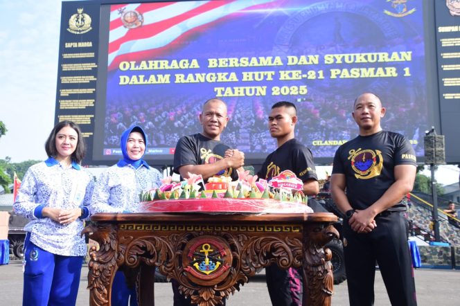 
 Puncak Peringatan HUT Ke-21 Pasmar 1 Diisi Dengan Acara Olahraga Bersama Dan Syukuran