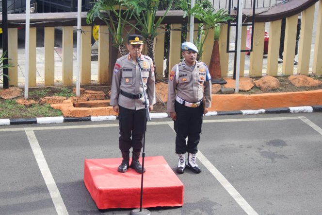 
					Upacara Peringatan Hari Kesadaran Nasional 2025 Polres Metro Jakarta Timur Berlangsung Khidmat