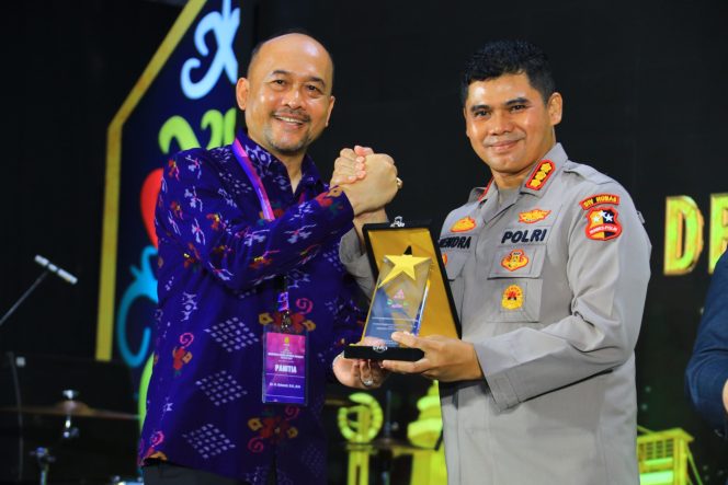 
 Polri Raih Juara I Kategori Booth Terfavorit di Kampung Hukum 2025 Mahkamah Agung
