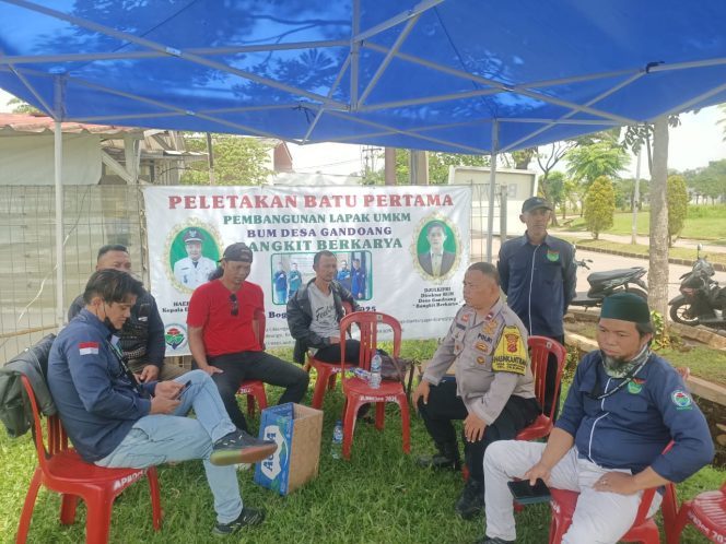 
 Bhabinkamtibmas Polsek Cileungsi Giat Cooling Sistem Monitoring Kegiatan Masyarakat Desa Gandoang Beri Pesan Kamtibmas Cegah Kriminalitas 