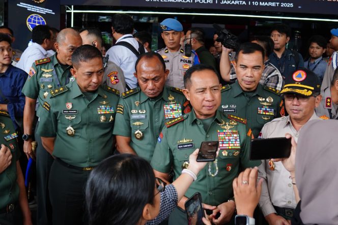 
					Panglima TNI Tegaskan: TNI yang  Menduduki Jabatan Sipil Harus Mundur Atau Pensiun Dini