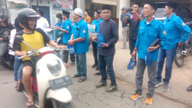 
					Pemdes Dayeuh Bersama Karang Taruna Dayeuh Bersatu Berbagi Takjil di Bulan Ramadhan 1446 H