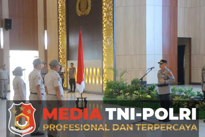 
					Kapolda Lampung Pimpin Upacara Kenaikan Pangkat PNS Polri
