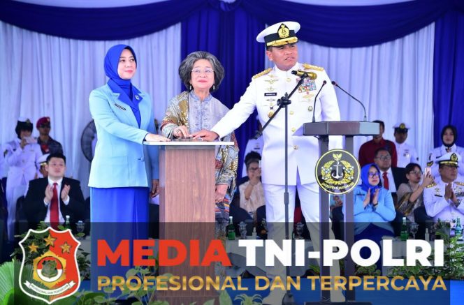 
					Tingkatkan Penggunaan Produk Dalam Negeri, Kasal Pimpin Delivery Ceromony KRI Bung Hatta-370 di Batam