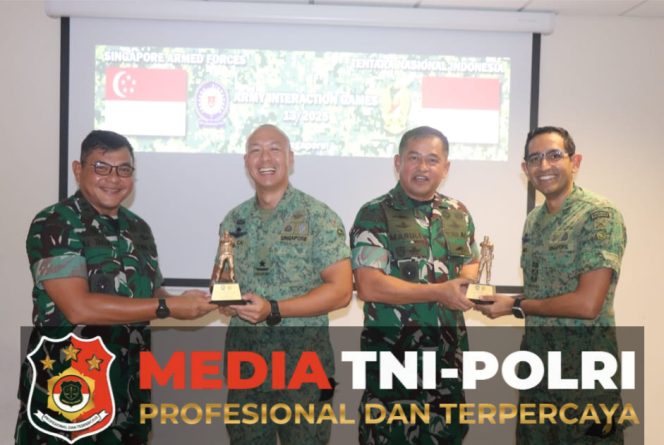 
					Berjasa Tingkatkan Kerja Sama Militer, Kasad Terima Medali Kehormatan dari Singapura