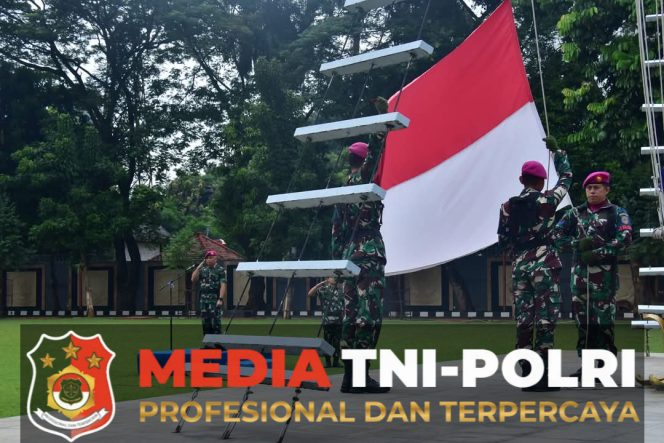 
					Kadisinfolahta Komar Pimpin Upacara Bendera Tekankan Disiplin dan Dedikasi Prajurit