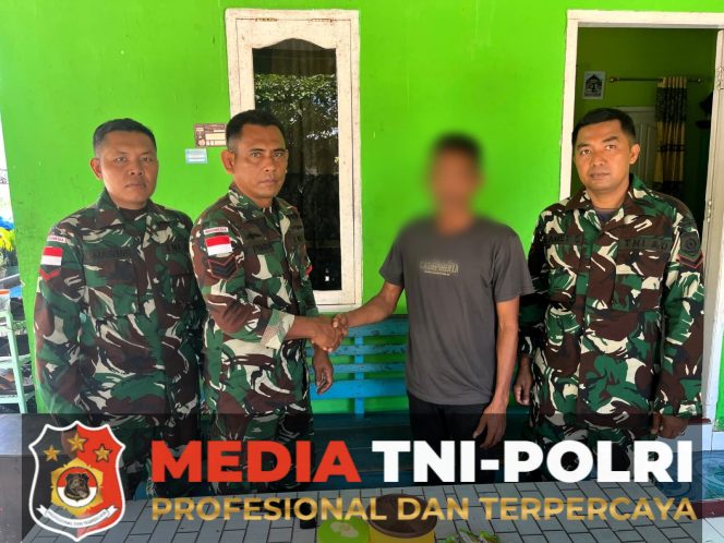 
					Satgas Pamtas Yonarmed 11 Kostrad Terima Penyerahan Senjata Api Rakitan, Wujud Kepercayaan Warga Perbatasan