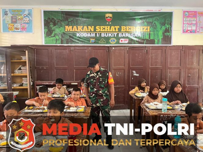 
 Pola Hidup Sehat untuk Anak, Kodam I/BB Gelar Makan Sehat Bergizi di SDN 065011 Medan Selayang
