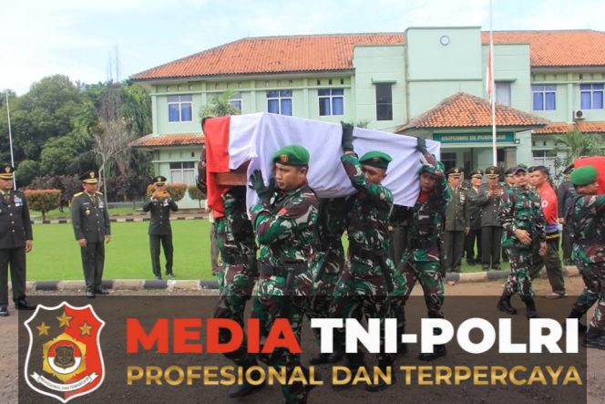 
 TNI Berduka: Panglima TNI Hadiri Upacara Pelepasan Jenazah Prajurit Korban Ledakan Munisi