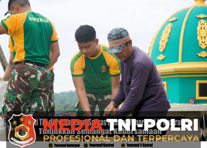 
 Bakti TNI di Perbatasan, Satgas Pamtas Yonarmed 11 Kostrad Tunjukkan Semangat Kebersamaan