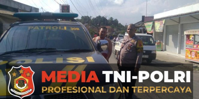 
 Bentuk Pelayanan Publik, Bhabinkamtibmas dan Unit Patroli Polsek Rumpin Sambangi Warga Desa Mekarsari