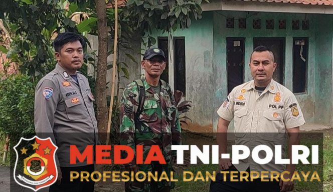 
					Bhabinkamtibmas Polsek Leuwiliang Melaksanakan Giat Sambang di Desa Binaan dan Sampaikan Himbauan Kamtibmas