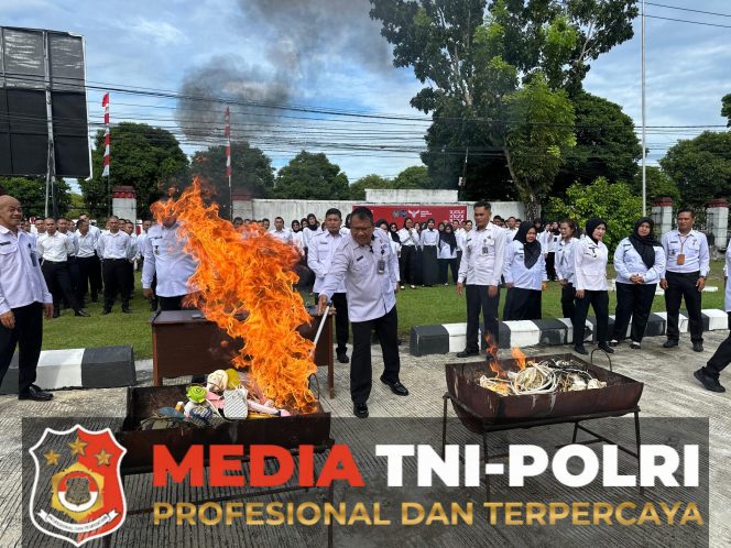
 Kakanwil Ditjenpas Kalteng Pimpin Ikrar Anti Narkoba dan Handphone