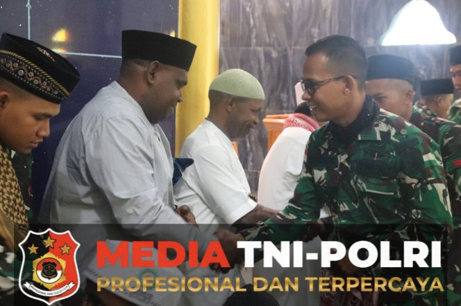 
					Satgas Yonif 521/DY Mengadakan Sholat Idul Adha dan Penyerahan Hewan Kurban di Masjid Al Aqsa 1446 H/2025 M Distrik Walesi