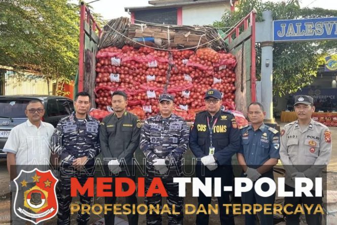 
					TNI Berhasil Menggagalkan Upaya Penyelundupan 11,1 Ton Bawang Bombay Ilegal di Dermaga Pelindo Sukabangun Ketapang