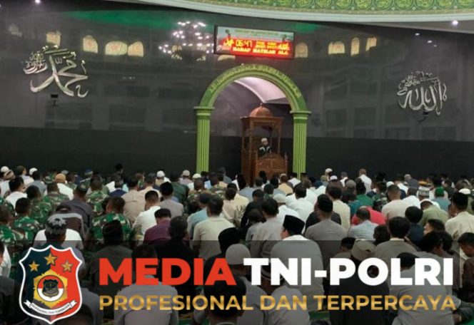 
					PMPP TNI Gelar Sholat Idul Adha 1446 Hijriah Dilanjutkan Penyembelihan Hewan Kurban