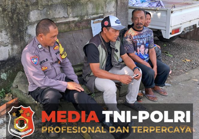 
 Patroli Dialogis Bhabinkamtibmas Dramaga Sambangi Warga Desa Binaan Tingkatkan Keamanan Wilayah 