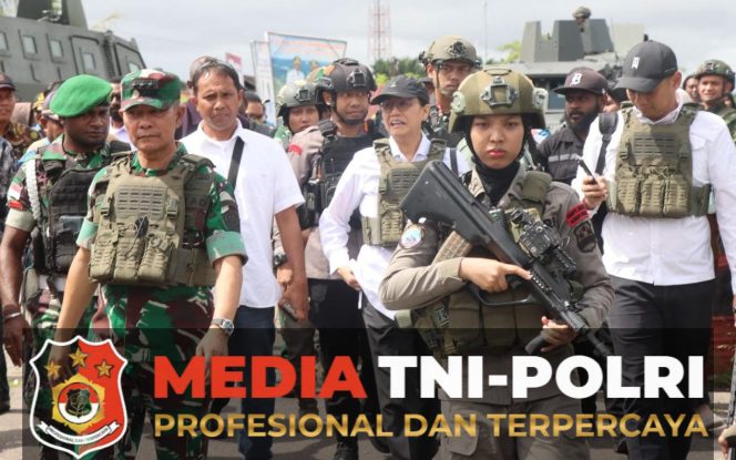 
					Dua Menteri Kabinet Kunjungi Nduga, Polwan Ops Damai Cartenz Dilibatkan dalam Pengamanan