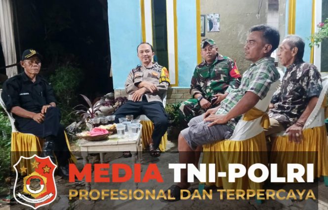 
 Cegah Gangguan Kamtibmas, Bhabinkamtibmas dan Bhabinsa Polsek Ciampea Kontrol Desa Binaan