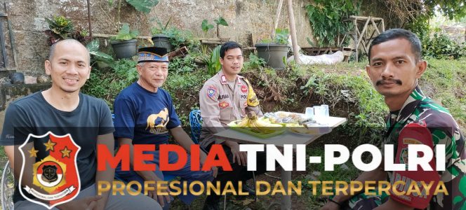 
					Sinergitas TNI-Polri: Bripka Alfian dan Serda Adi Sanjaya Sambangi Warga Desa Banjarwangi untuk Perkuat Kamtibmas