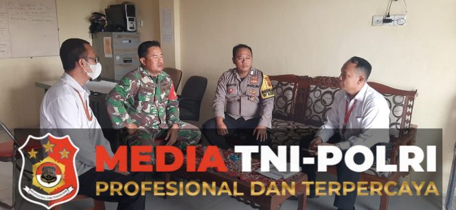 
 Sinergitas TNI-Polri, Bhabinkamtibmas dan Babinsa Sambang Warga Desa Parungpanjang