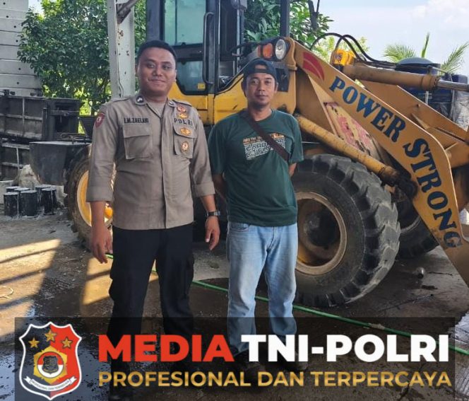 
 Jaga Kamtibmas Bhabibkamtibmas Polsek Parungpanjang Sambang Dan Beri Himbauan Kamtibmas Kepada Warga