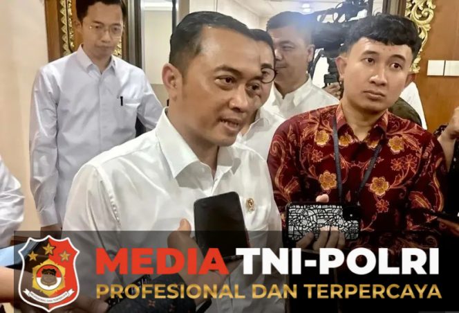 
					Mensesneg Angkat Bicara Mengenai Isu Pergantian Jendral Listyo Sigit Prabowo dari Jabatannya Sebagai Kapolri, Isu Tersebut Tidak Benar 