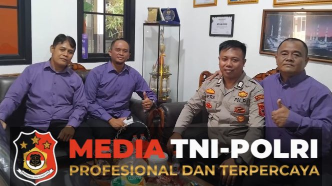 
 Sambang Warga Bhabinkamtibmas Polsek Parung Jalin Kedekatan dengan Warga, Sampaikan Imbauan Cegah Tawuran dan Gangster