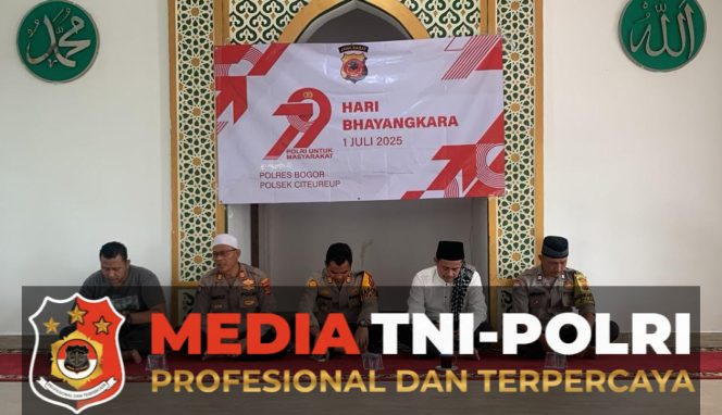 
					Kapolsek Citeureup dan Anggota Gelar Doa Bersama dengan Anak Yatim Jelang HUT Bhayangkara ke-79